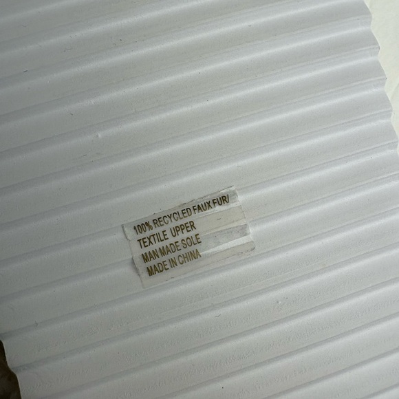 NWOT Vivaia Furry Criss-Cross Strap Slippers (Hannah) Womens Size 40/ US 9 cream - Picture 3 of 11